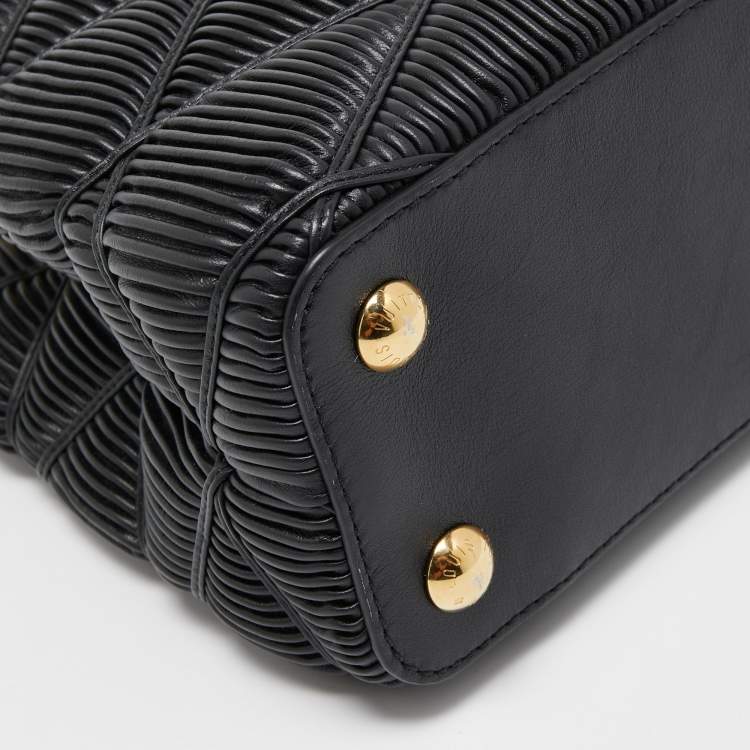 Pre Owned Louis Vuitton Black Quilted Leather Capucines BB Bag