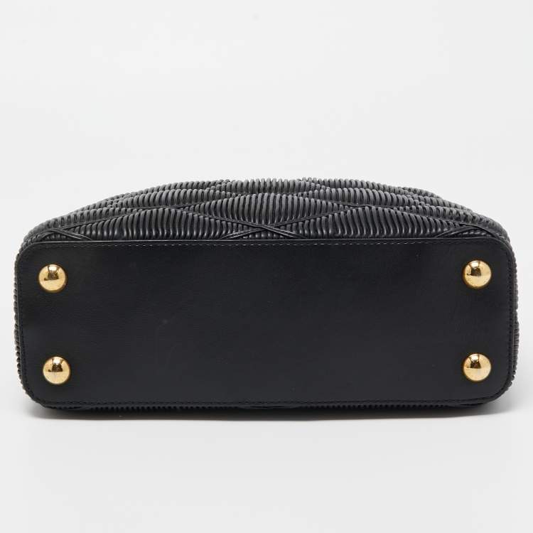 Pre Owned Louis Vuitton Black Quilted Leather Capucines BB Bag