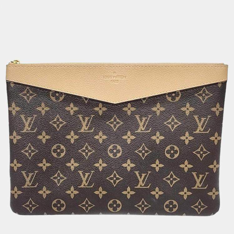 مملوكة مسبقًا Louis Vuitton Daily Clutch