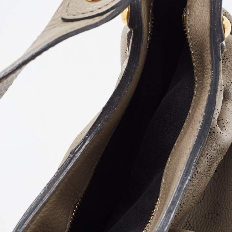 Pre Owned Louis Vuitton Grey Monogram Mahina Leather Solar PM Bag