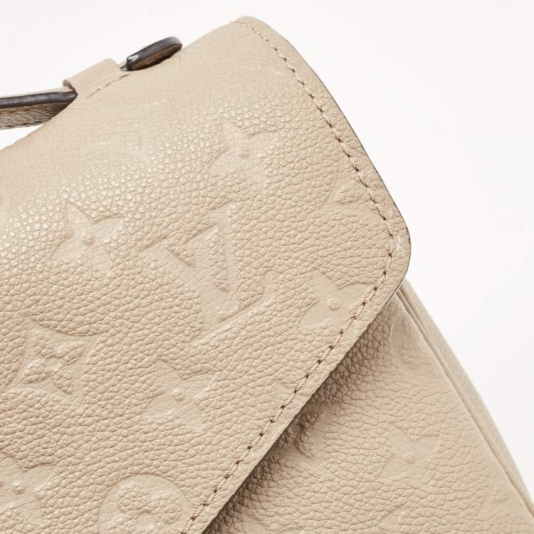 مملوكة مسبقًا Louis Vuitton Tourterelle Monogram Empreinte Leather Pochette Metis Bag