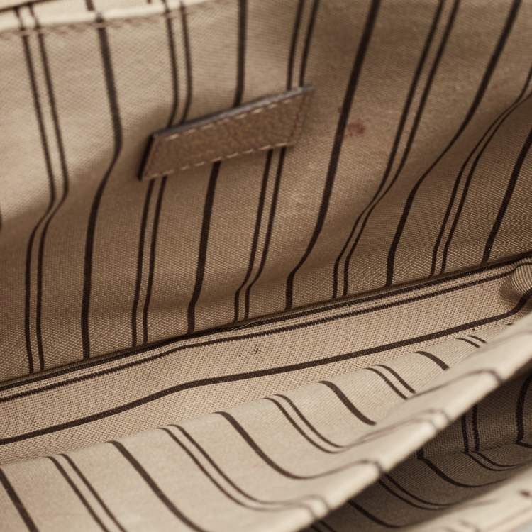 مملوكة مسبقًا Louis Vuitton Tourterelle Monogram Empreinte Leather Pochette Metis Bag