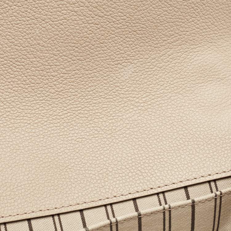مملوكة مسبقًا Louis Vuitton Tourterelle Monogram Empreinte Leather Pochette Metis Bag