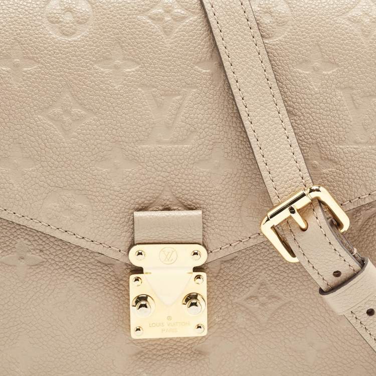 مملوكة مسبقًا Louis Vuitton Tourterelle Monogram Empreinte Leather Pochette Metis Bag