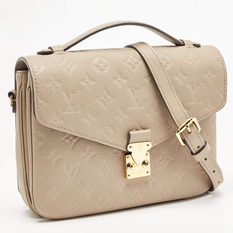 مملوكة مسبقًا Louis Vuitton Tourterelle Monogram Empreinte Leather Pochette Metis Bag
