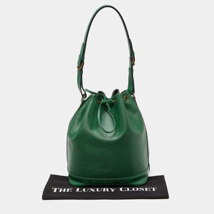 مملوكة مسبقًا Louis Vuitton Borneo Green Epi Leather Noe Bag