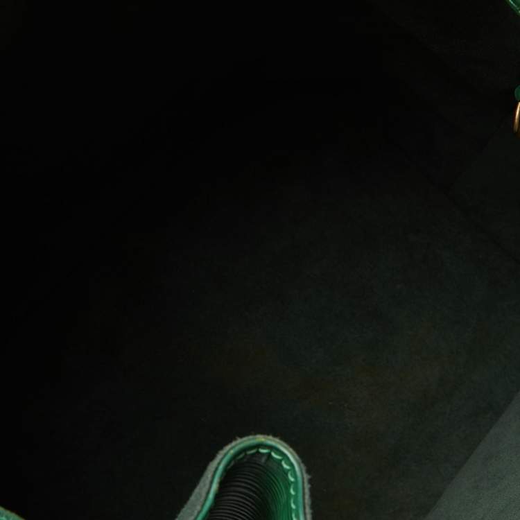 مملوكة مسبقًا Louis Vuitton Borneo Green Epi Leather Noe Bag