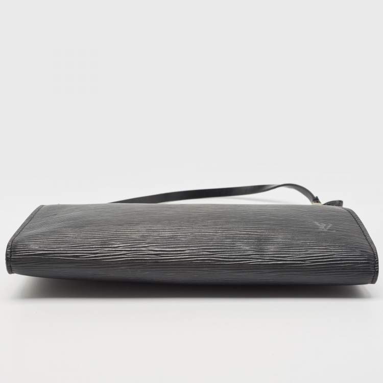 Pre Owned Louis Vuitton Black Epi Leather Pochette Accessoires Bag