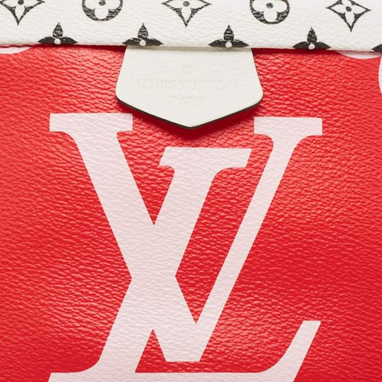 مملوكة مسبقًا Louis Vuitton Multicolor Giant Monogram Canvas Bumbag