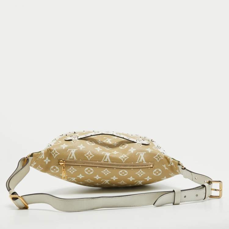 Pre Owned Louis Vuitton Khaki Green/Beige and White Monogram Giant Canvas Bum Bag