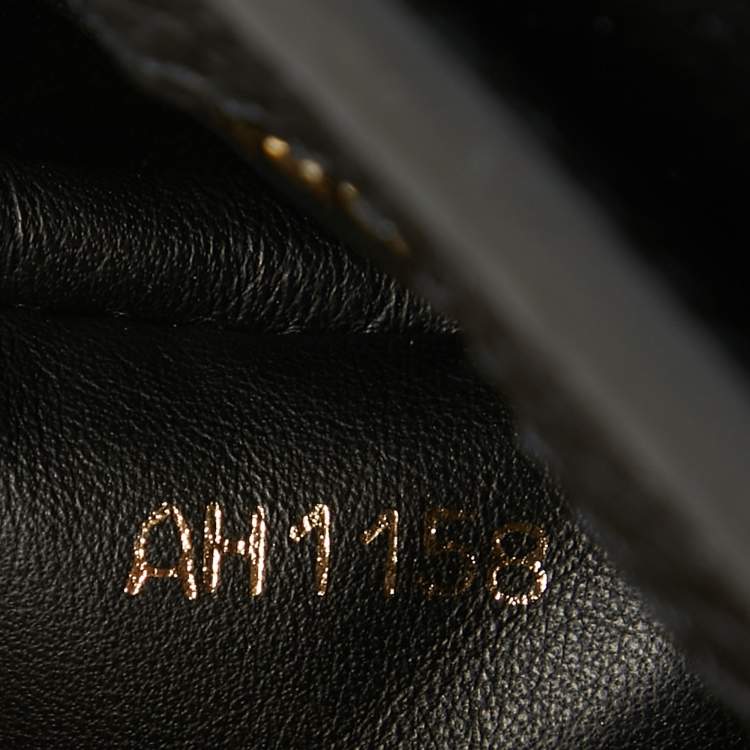 Pre Owned Louis Vuitton Black/Beige Leather and Python Capucines MM Bag
