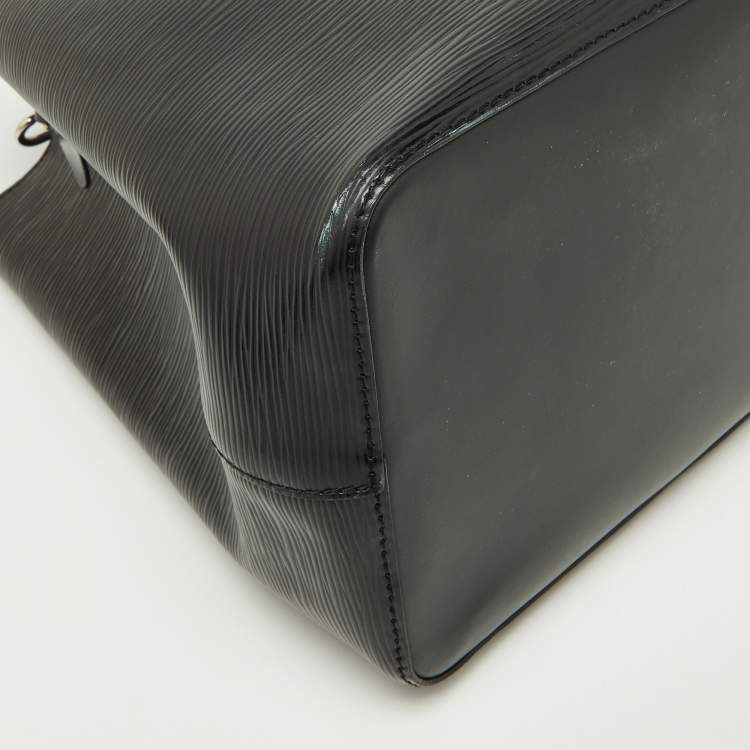 مملوكة مسبقًا Louis Vuitton Black Epi Leather NeoNoe MM Bag