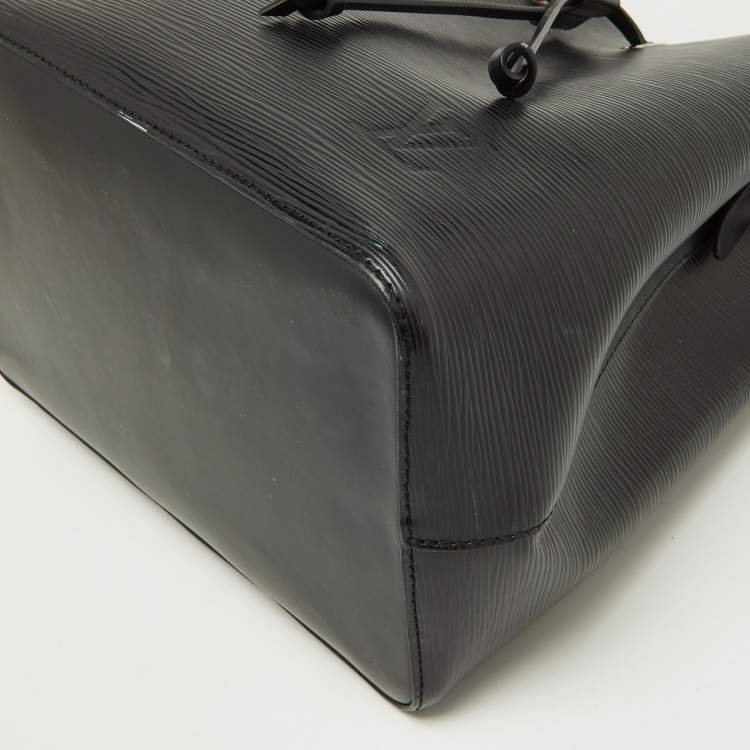 مملوكة مسبقًا Louis Vuitton Black Epi Leather NeoNoe MM Bag