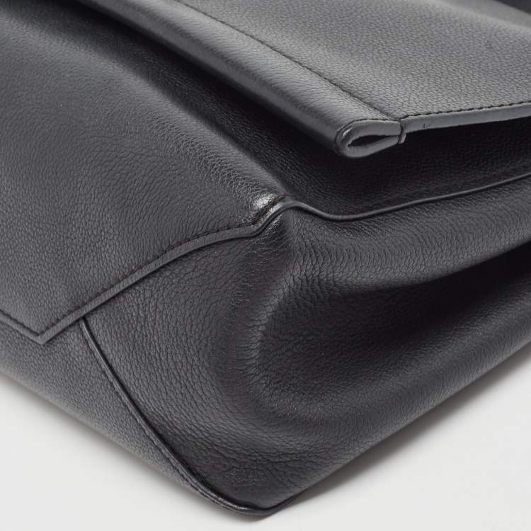 Pre Owned Louis Vuitton Black Leather Lockme II Bag