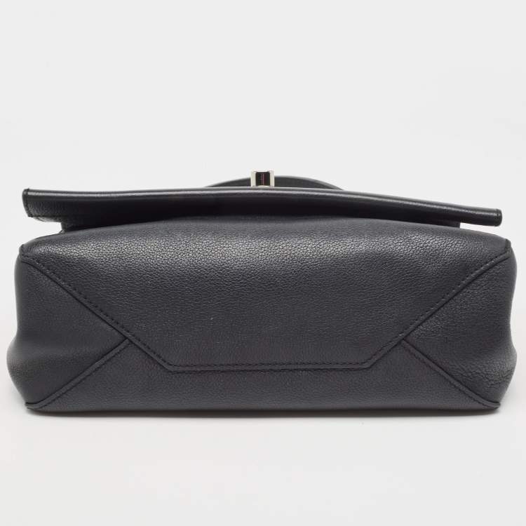 Pre Owned Louis Vuitton Black Leather Lockme II Bag