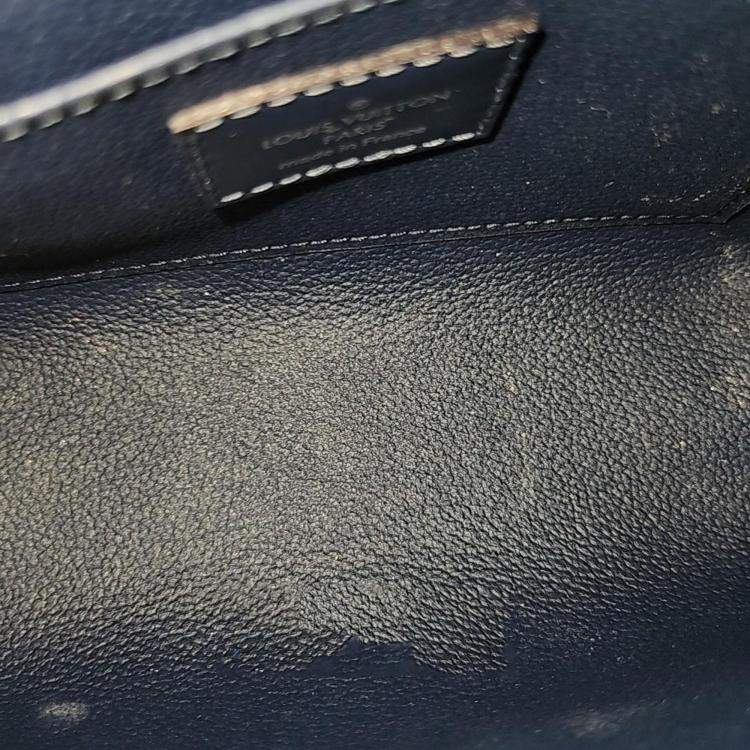 Pre Owned Louis Vuitton Black Epi Pouch
