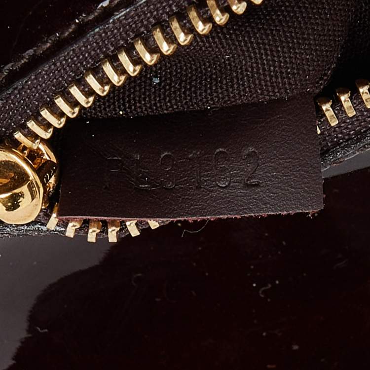 Pre Owned Louis Vuitton Amarante Patent Leather Sobe Clutch