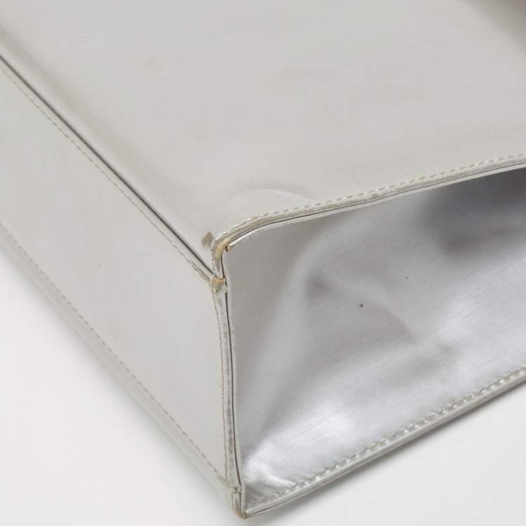Pre Owned Salvatore Ferragamo Silver Leather Metal Frame Top Handle Bag