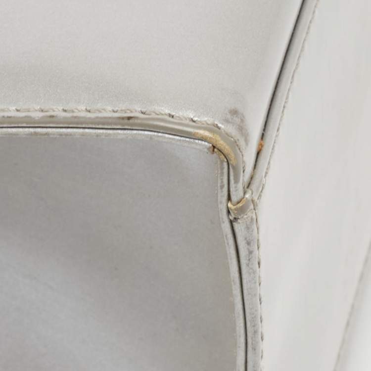 Pre Owned Salvatore Ferragamo Silver Leather Metal Frame Top Handle Bag