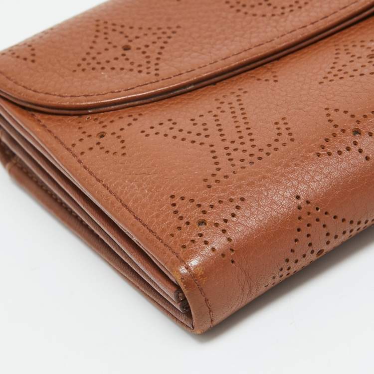 Pre Owned Louis Vuitton Cognac Monogram Mahina Leather Amelia Wallet