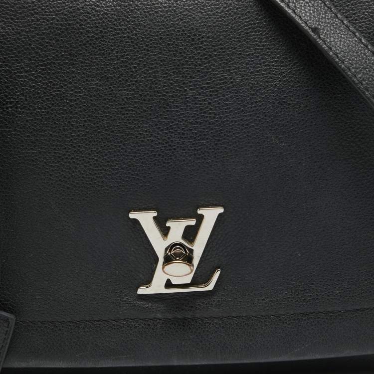 مملوكة مسبقًا Louis Vuitton Black Leather Lockme II Bag
