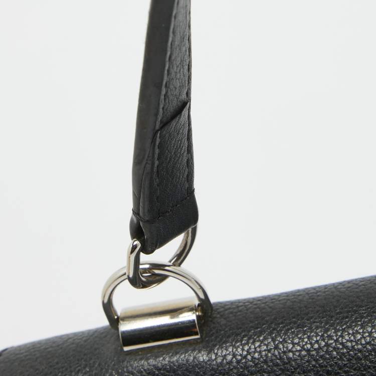 مملوكة مسبقًا Louis Vuitton Black Leather Lockme II Bag