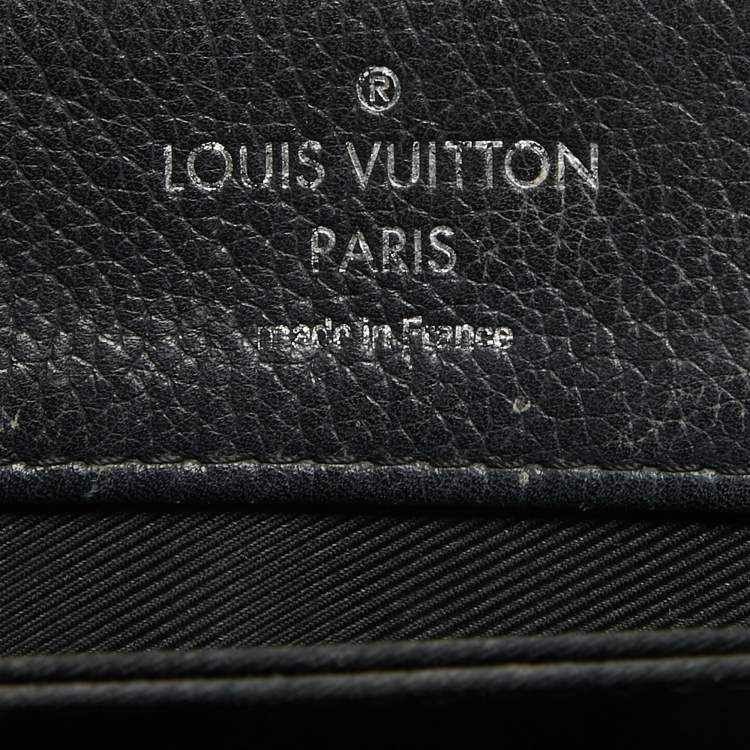 مملوكة مسبقًا Louis Vuitton Black Leather Lockme II Bag