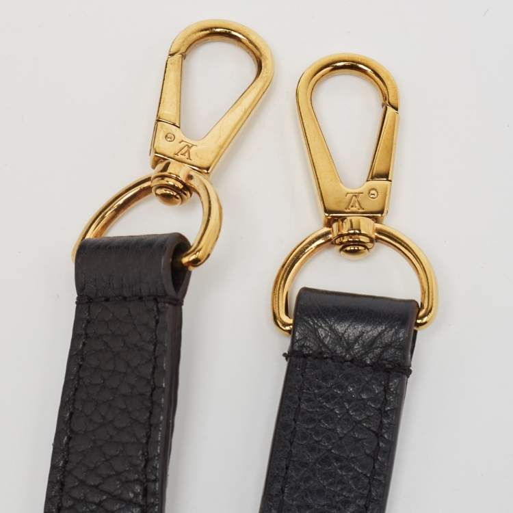 Pre Owned Louis Vuitton Black Leather Capucines MM Bag