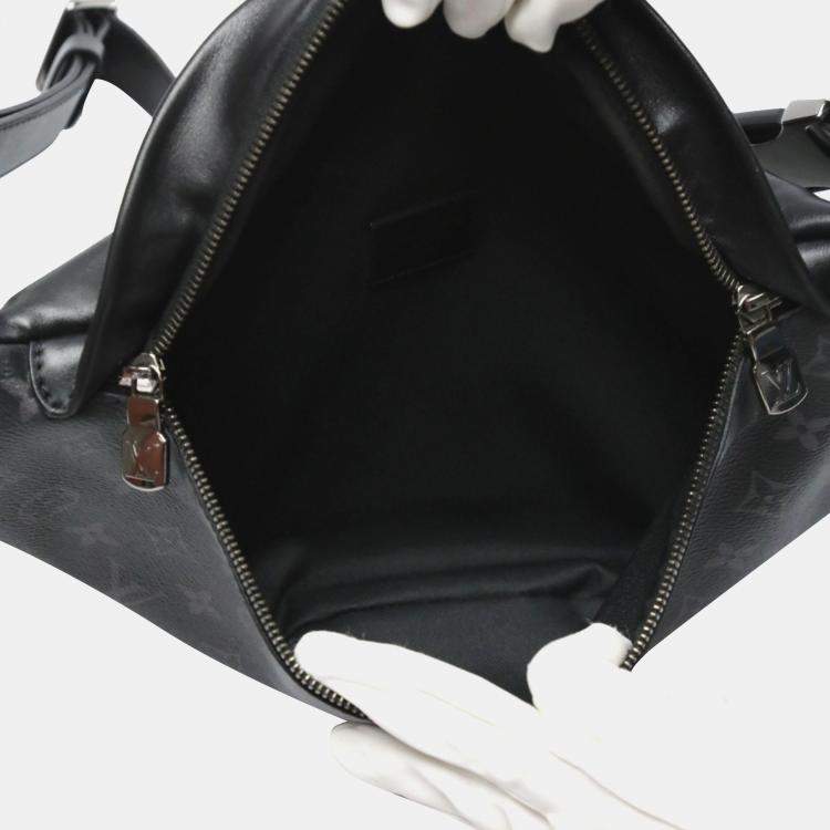 Pre Owned Louis Vuitton Black Monogram Discovery Bumbag