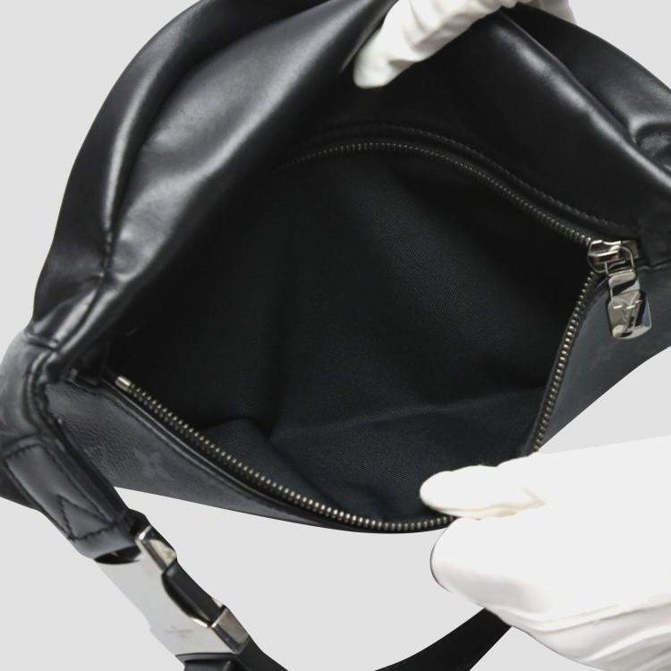 Pre Owned Louis Vuitton Black Monogram Discovery Bumbag