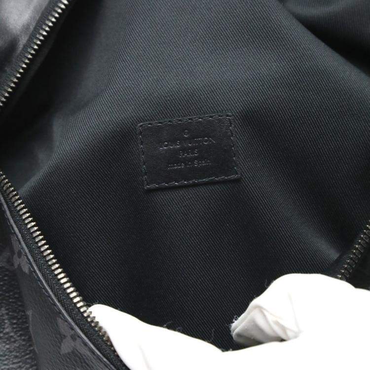 Pre Owned Louis Vuitton Black Monogram Discovery Bumbag