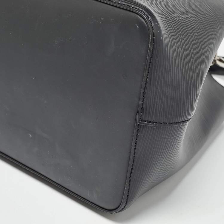 مملوكة مسبقًا Louis Vuitton Black Epi Leather NeoNoe MM Bag