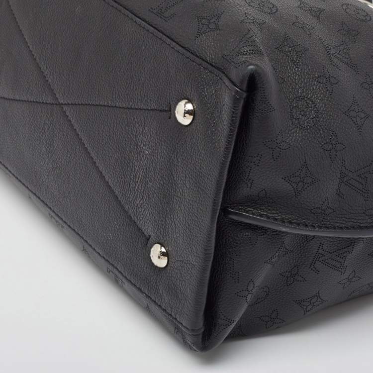 Pre Owned Louis Vuitton Black Monogram Mahina Leather Carmel Hobo