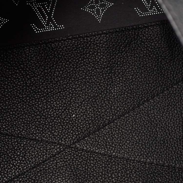 Pre Owned Louis Vuitton Black Monogram Mahina Leather Carmel Hobo