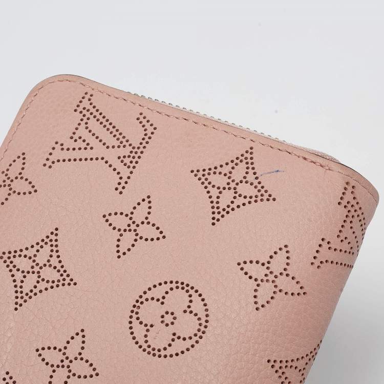 Pre Owned Louis Vuitton Rose Jasmin Mahina Monogram Leather Zippy Wallet
