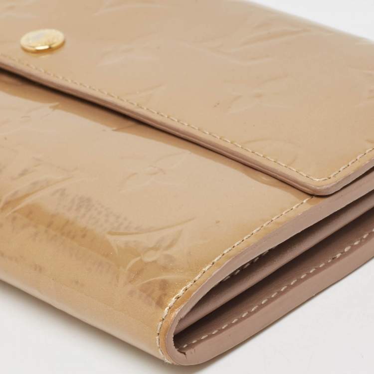 Pre Owned Louis Vuitton Beige Poudre Monogram Vernis Sarah Wallet