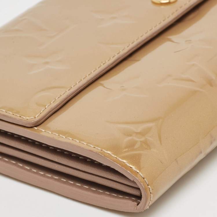 Pre Owned Louis Vuitton Beige Poudre Monogram Vernis Sarah Wallet