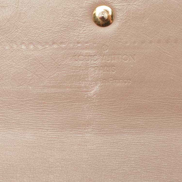Pre Owned Louis Vuitton Beige Poudre Monogram Vernis Sarah Wallet