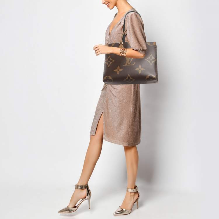 Pre Owned Louis Vuitton Reverse Monogram Giant Canvas Onthego MM Bag