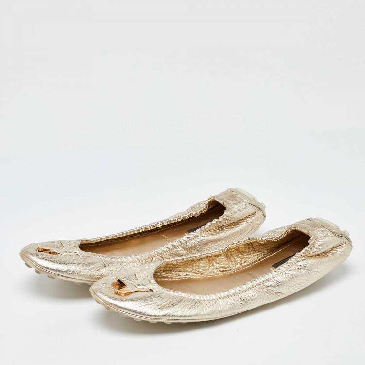 مملوكة مسبقًا Louis Vuitton Gold Leather Ballet Flats Size 39.5