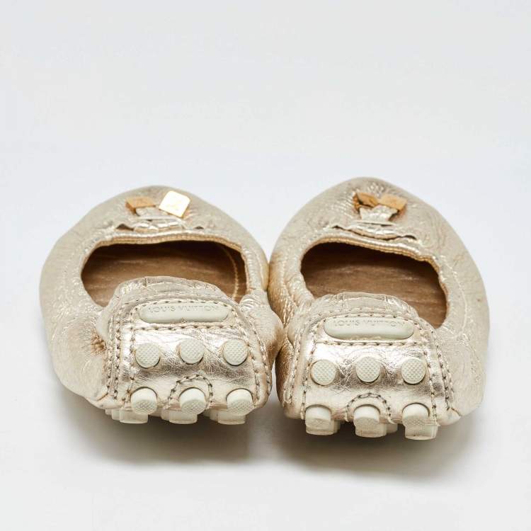 مملوكة مسبقًا Louis Vuitton Gold Leather Ballet Flats Size 39.5