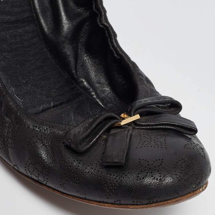 Pre Owned Louis Vuitton Black Monogram Leather Elba Scrunch Ballet Flats Size 39.5