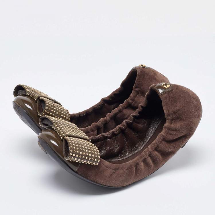 Pre Owned Louis Vuitton Brown/Green Suede and Patent Leather Mimi Studded Bow Scrunch Ballet Flats Size 38.5