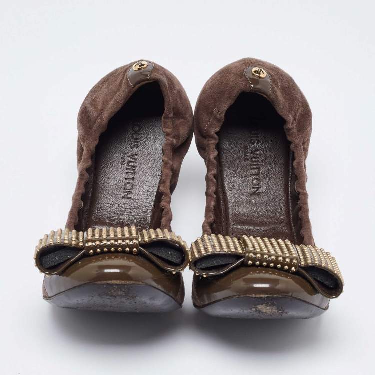 Pre Owned Louis Vuitton Brown/Green Suede and Patent Leather Mimi Studded Bow Scrunch Ballet Flats Size 38.5