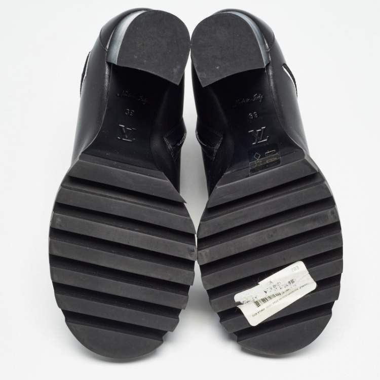 Pre Owned Louis Vuitton Black Leather Star Trail Block Heel Ankle Boots Size 39