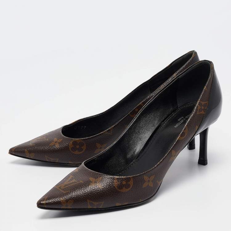 مملوكة مسبقًا Louis Vuitton Brown Monogram Coated Canvas Chérie Pointed Toe Pumps Size 38.5