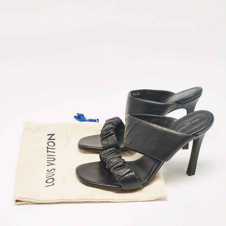 Pre Owned Louis Vuitton Black Pleated Leather Slide Sandals Size 38.5