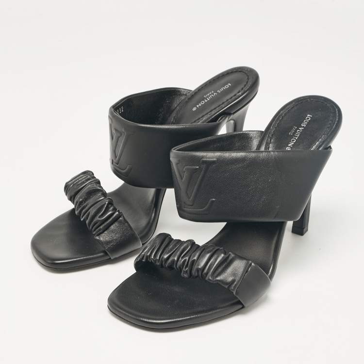 Pre Owned Louis Vuitton Black Pleated Leather Slide Sandals Size 38.5