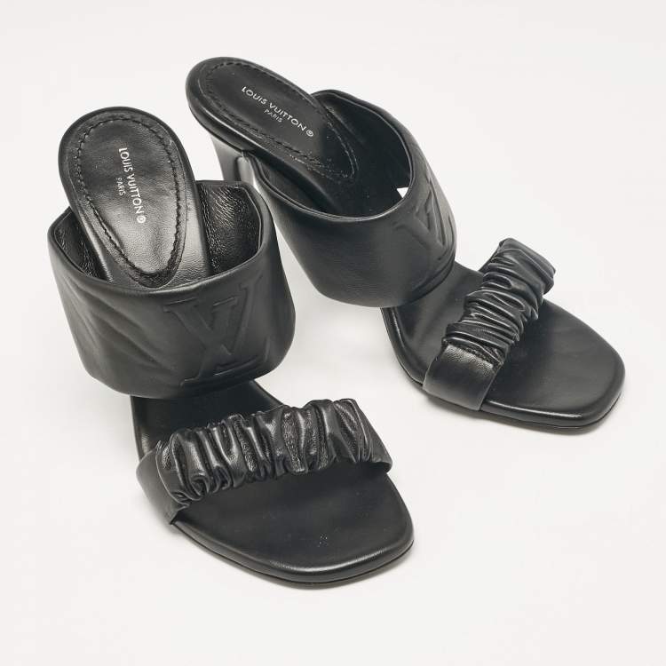 Pre Owned Louis Vuitton Black Pleated Leather Slide Sandals Size 38.5