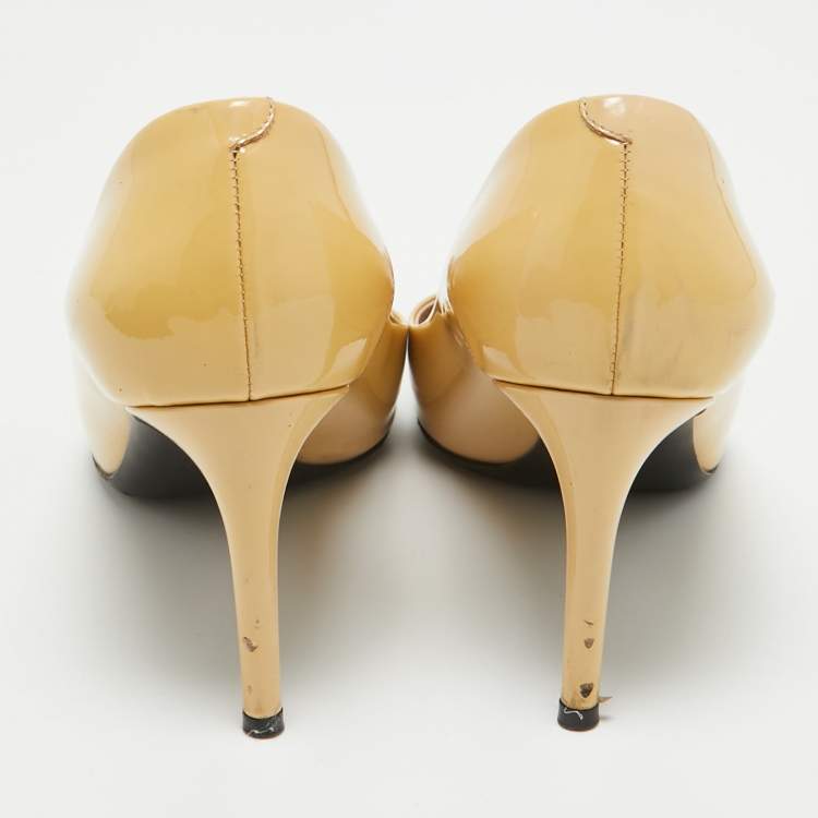 Pre Owned Louis Vuitton Beige Patent Leather Betty Pumps Size 37.5